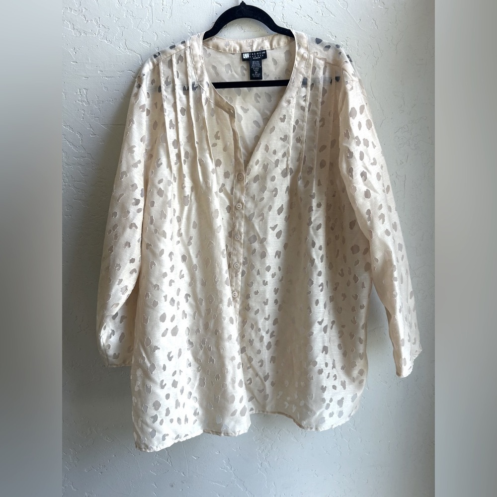 Carole little linen blend 3x Jacard button down blouse office professional